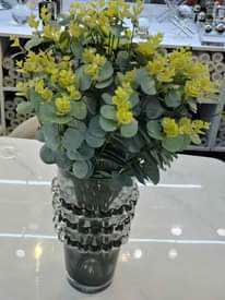 A picture of Artificial flowers