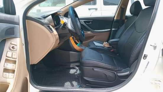 A picture of Hyundai Elantra 2014