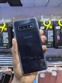 A picture of S10 SAMSUNG WITH MINOR CRACK AT 300000