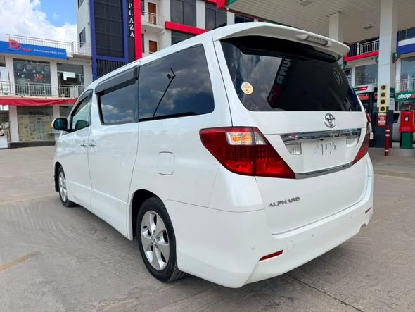 A picture of Toyota alphard