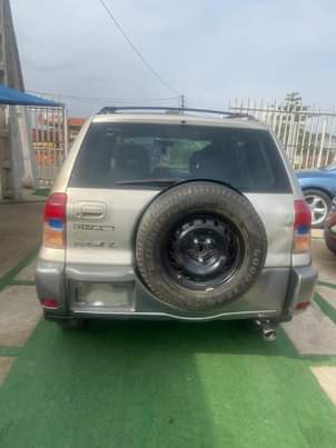 A picture of Neatly used Toyota Rav4 2005 model pure first body Ac