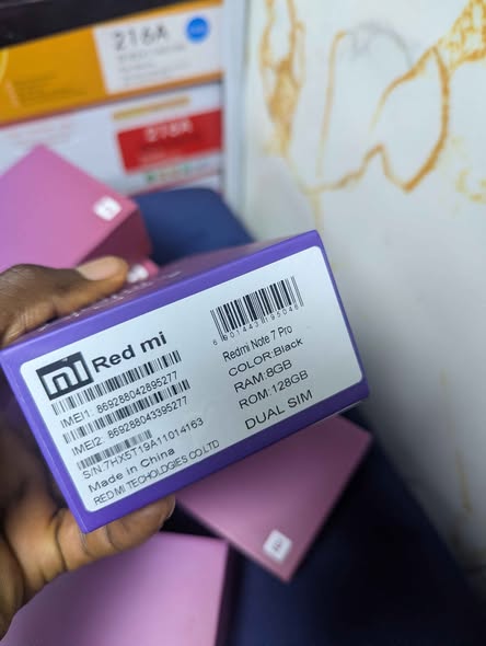 A picture of Redmi note 7pro 6gb 128gb free pouch