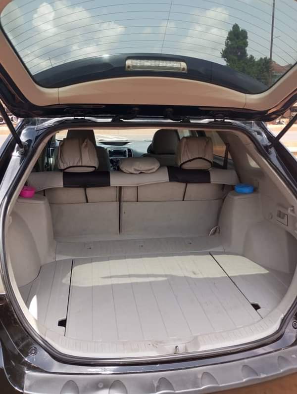 A picture of Distress sale Neatly used Toyota venza 9 5m only V4
