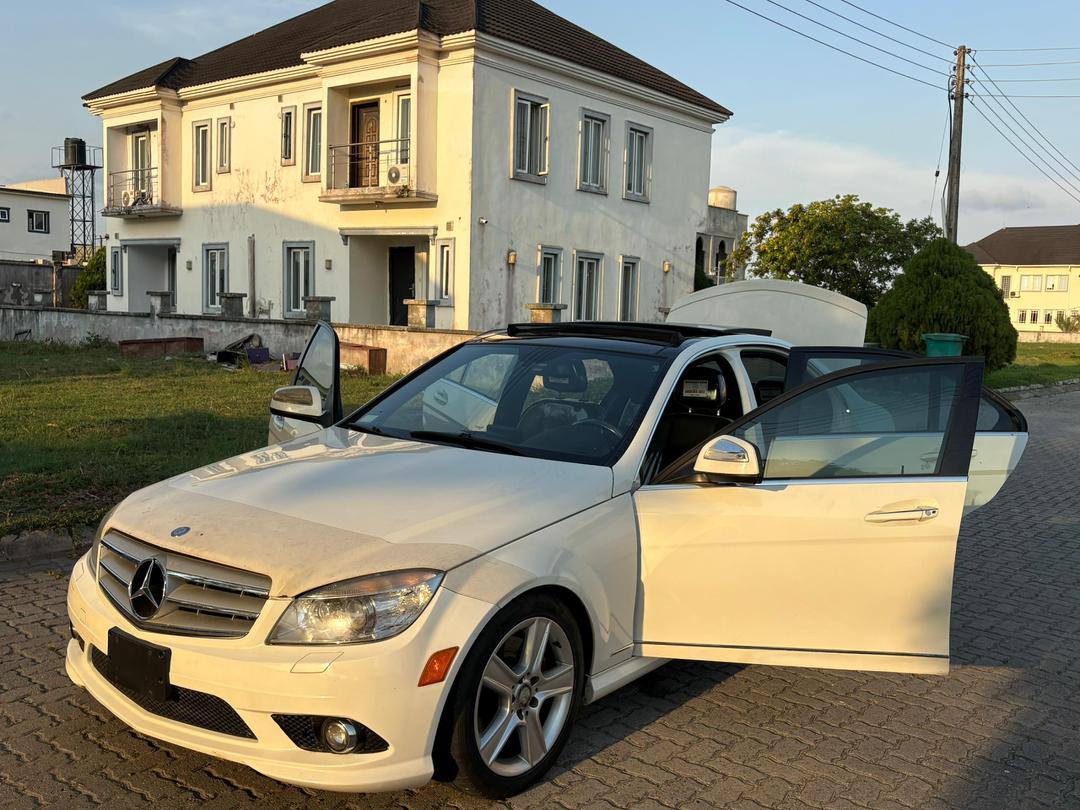 A picture of Mercedes Benz C350 08035339225