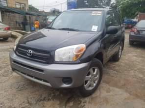 A picture of Very Neat Toyota RAV4 2004 On Ground For Urgent Sale