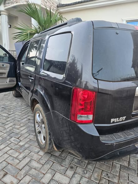 A picture of Honda pilot 2008 super grade