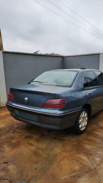 A picture of Peugeot 406