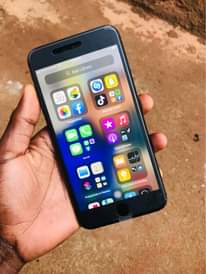 A picture of iPhone 8 Plus 64Gb at 330k