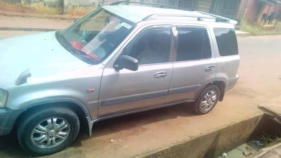 A picture of Very neat honda CRV clean in and out AC chilling