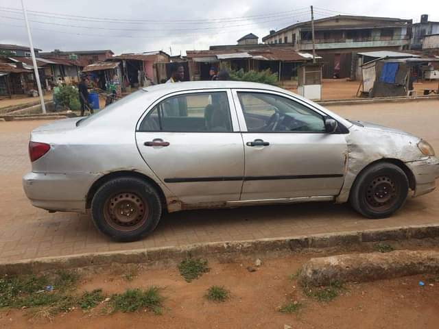 A picture of 2004 TOYOTA CORROLA MANUAL