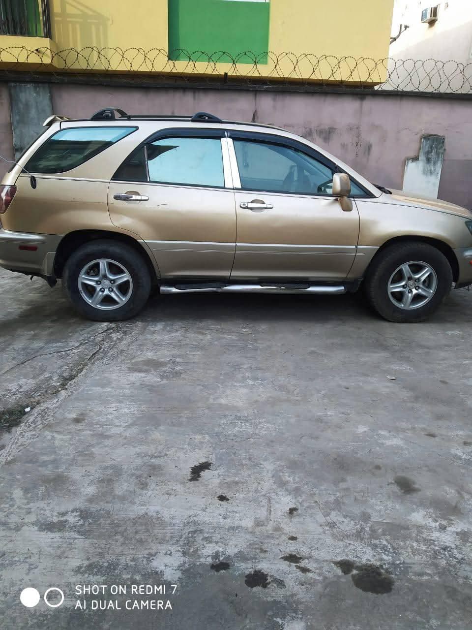 A picture of 2002 Rx 300
