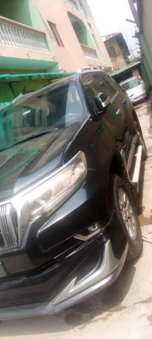 A picture of Toyota Prado 2019 model everything working perfect nothing to fix
