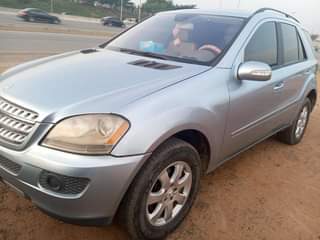 A picture of Benz ML359