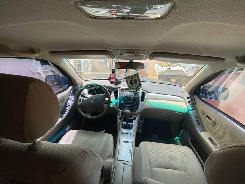 A picture of Highlander 2007 model