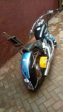 A picture of steed 400cc