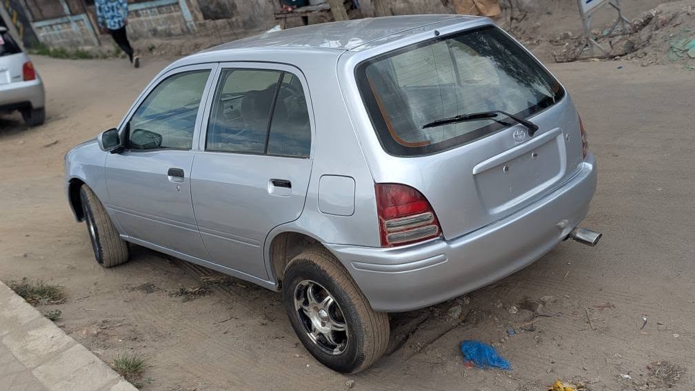 A picture of Toyota starlet CJ Full document Full ac Bei 5 5M