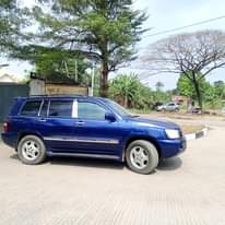 A picture of Toyota highlander 2002