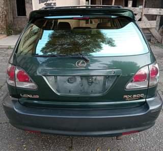 A picture of Distress Sale Direct Belgium Lexus Rx300 Pure first Body Everything