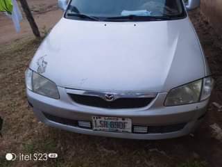 A picture of 2000 Mazda 323