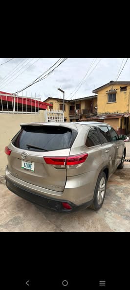 A picture of 2017 Toyota Highlander Limited Toks Standard 08030481307