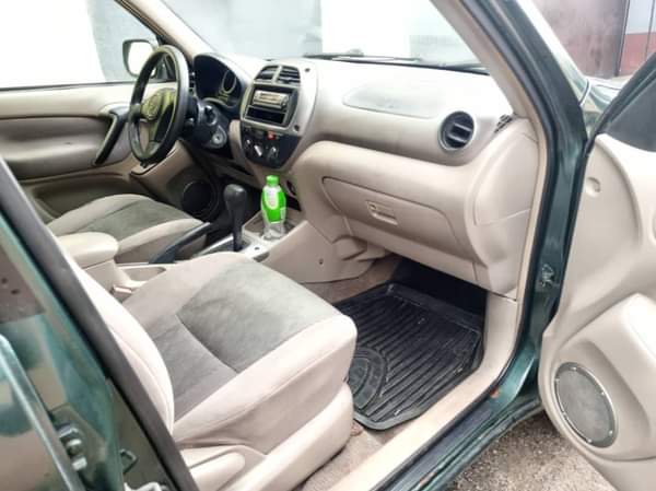 A picture of 2005 Toyota RAV4 with sound Engine and Smooth Automatic Transmission