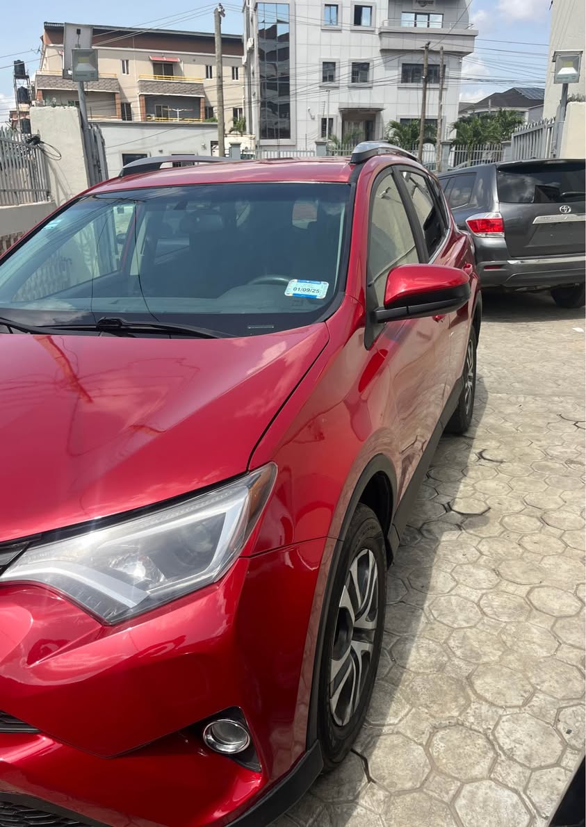 A picture of Distress Sales Deal Foreign used 2016 Toyota RAV4 LE 4plugs