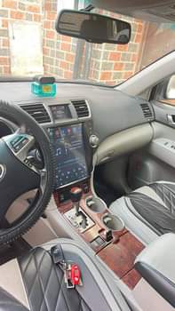 A picture of For sale Slightly used 2012model Toyota Highlander limited SUV full