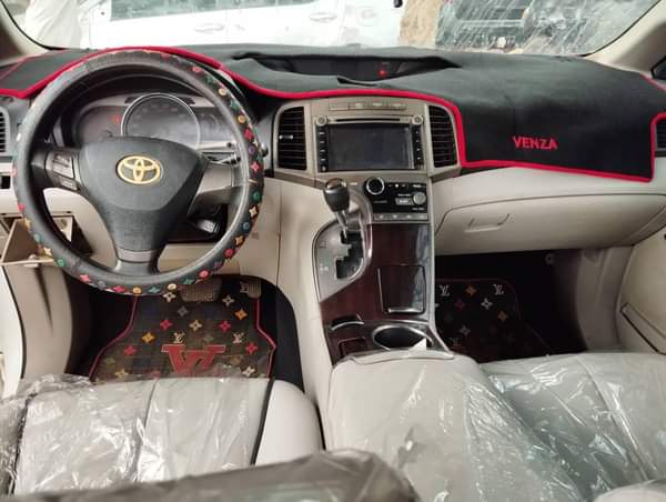 A picture of 2010 Toyota venza 4plug going for 10m everything is working
