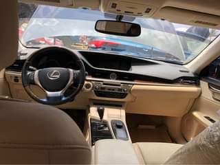 A picture of Lexus es 350 2014 model