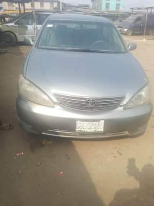 A picture of Toyota Camry 05