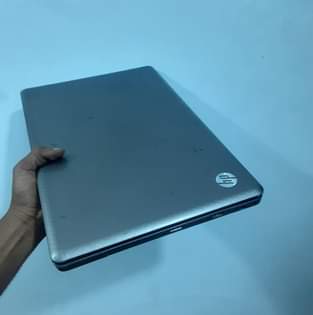 A picture of laptop hp core 2duo inch 17