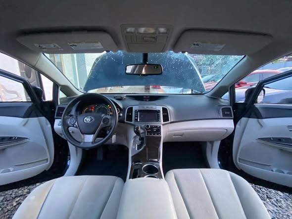 A picture of Toyota venza 2015 toks