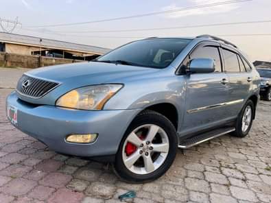 A picture of SWEET CAR FOR CRUISE DON LAND OOO LEXUS RX350 2008