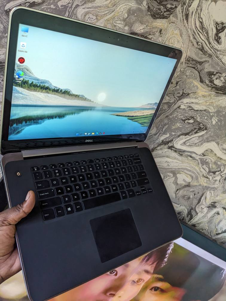 A picture of DELL CORE i7 touch screen