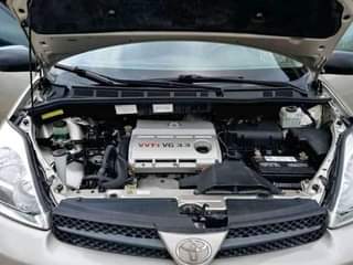 A picture of Toyota sienna
