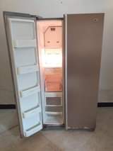 A picture of LG FRIDGE OG KUSHOTO NI FREZEER KULIA NI FRIDGE INAGANDISHA