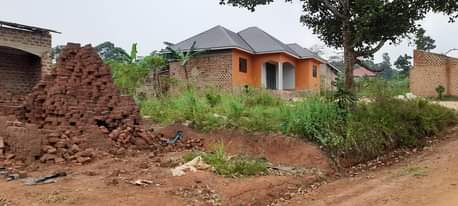 A picture of Cheap plots fr sale