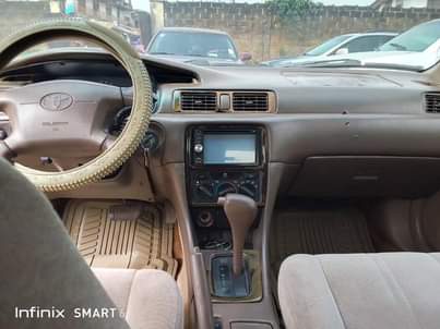 A picture of Toyota Camry 1999