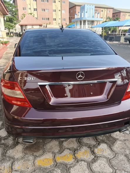 A picture of Mercedes Benz c300