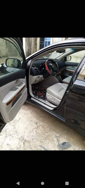 A picture of 2005 Lexus Rx330