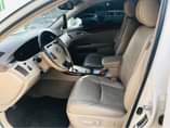 A picture of TOYOTA AVALON