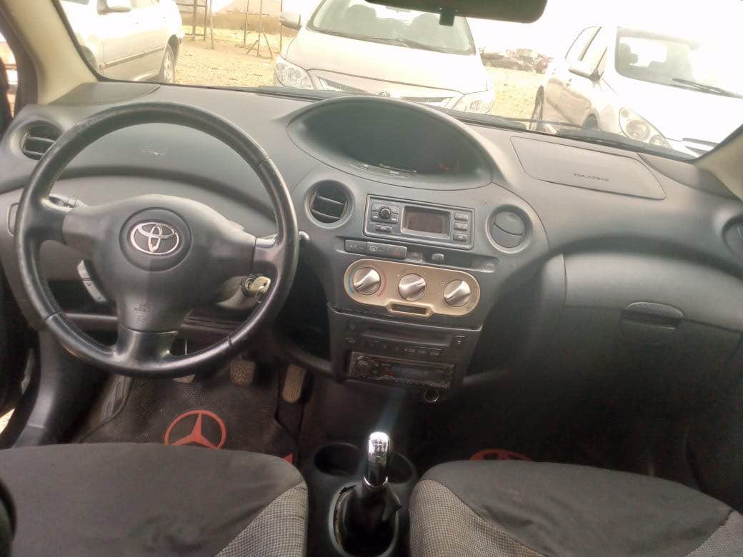 A picture of Neatly used 2004 Toyota Yaris