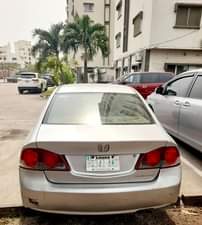 A picture of honda civi 2006