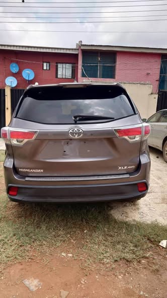 A picture of Toyota Highlander 2015