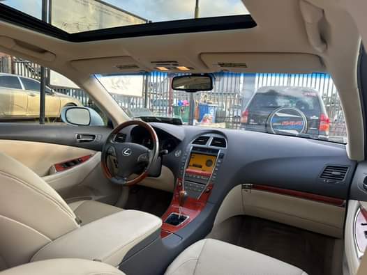 A picture of Foreign used 2012 Lexus ES 350 Silent engine Smooth transmission