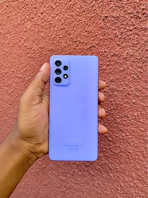 A picture of Samsung A72 5G 128GB