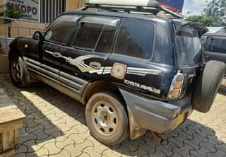A picture of RAVA4 milango5 5 4M Ipo mwanza Simu 0759 355 914