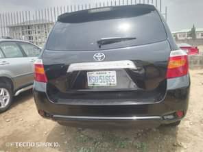 A picture of Highest grade Toyota Highlander 09 model tokumbo standard location is