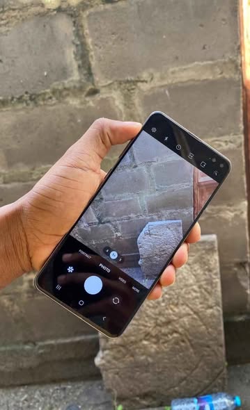 A picture of SAMSUNG S10 PLUS