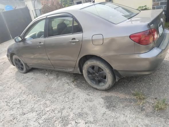 A picture of Toyota corolla 2005 model Engine 100 untouched Gear 100 untouched